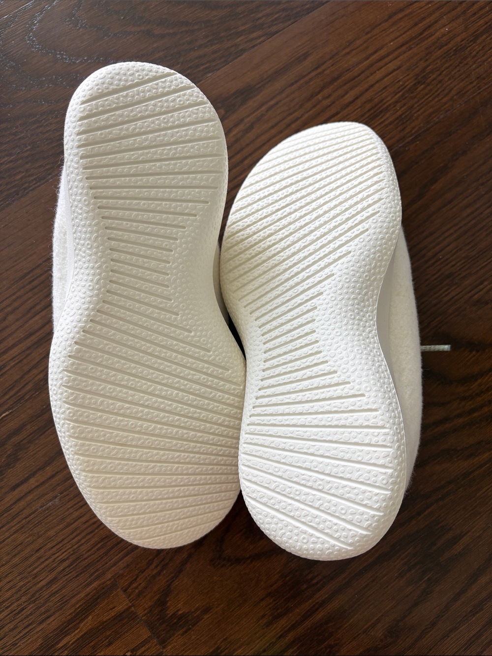 allbirds Kids Cream Wool Runner Sneakers with Multicolor Eyelets - NWOT - Picture 3 of 6